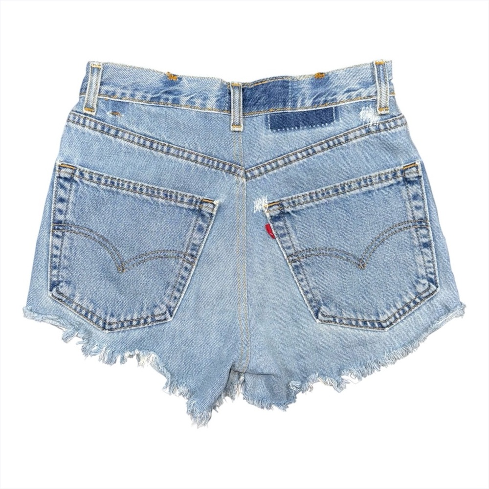 Vintage Reworked Levi’s High Rise Cut Off Denim Shorts Women’s 26 Light Wash